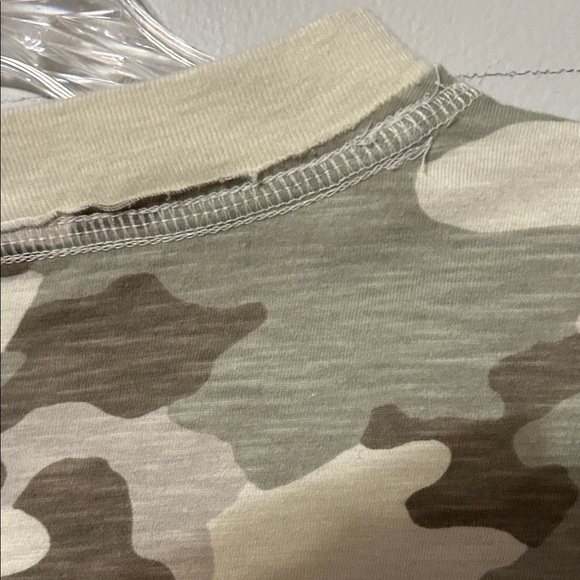 Aerie woman’s oversized! Short Sleeve Camo Tee - Green and grey. XXS. NWT - Picture 8 of 10